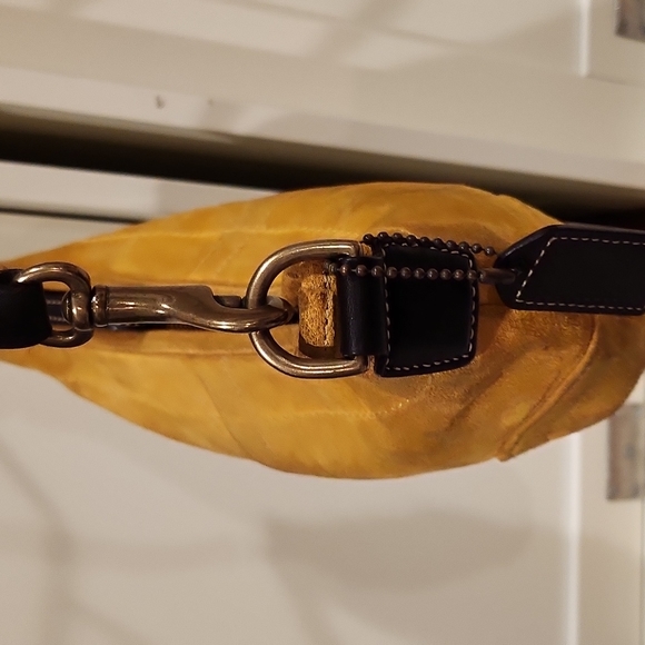 Authentic Coach Suede handbag set - Picture 3 of 8